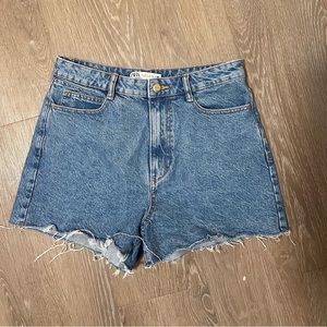 Highrise Zara jean shorts